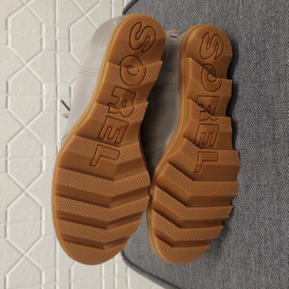 Sorel Women's Joan Of Arctic  Taupe/Gray Wedge Lace-Up Boots - Picture 7 of 11